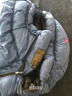 Very Nice Marmot Helium 15 Degree 850 Down LONG Sleeping Bag