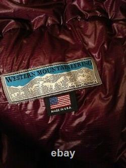 Western mountaineering highlite sleeping bag (6 Ft) Purple